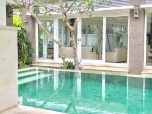 Dijual Villa di Berawa Jalan Kaki Menuju Pantai dekat Finns Bali