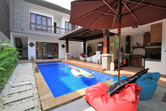 Dijual Villa di Jalan Raya Semat Tibubeneng Berawa Canggu (1)