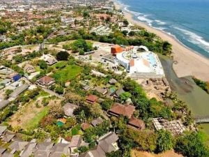 Dijual Tanah Pinggir Pantai / Beach Front di Berawa Bali