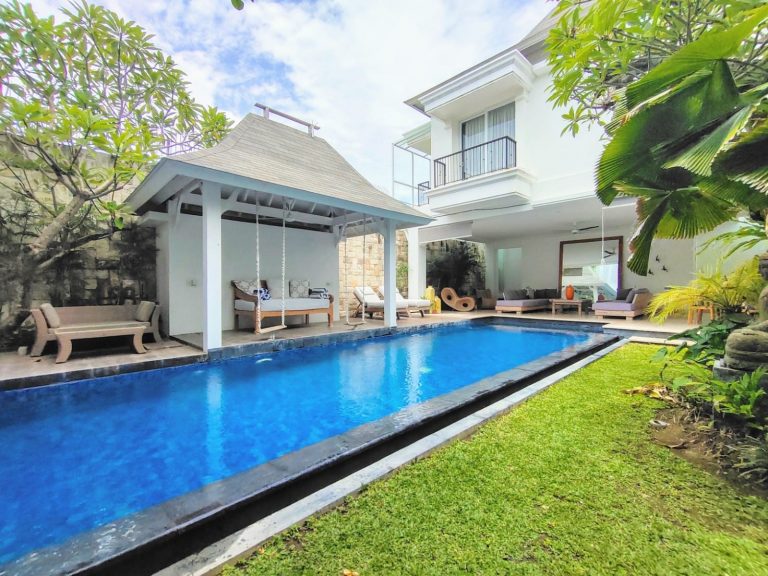 jual villa di berawa 100 meter dari pantai