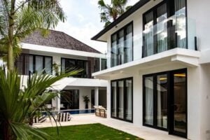 Dijual Luxury Villa di Berawa Canggu (1)