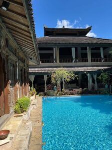 Dijual Villa Mewah Bergaya Klasik di Seminyak (2)