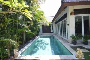 dijual villa di bumbak umalas Kerobokan