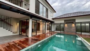 Vila mewah di Gita Kencana Jimbaran dengan rooftop yang menawarkan pemandangan laut Ocean View dan kolam renang pribadi.