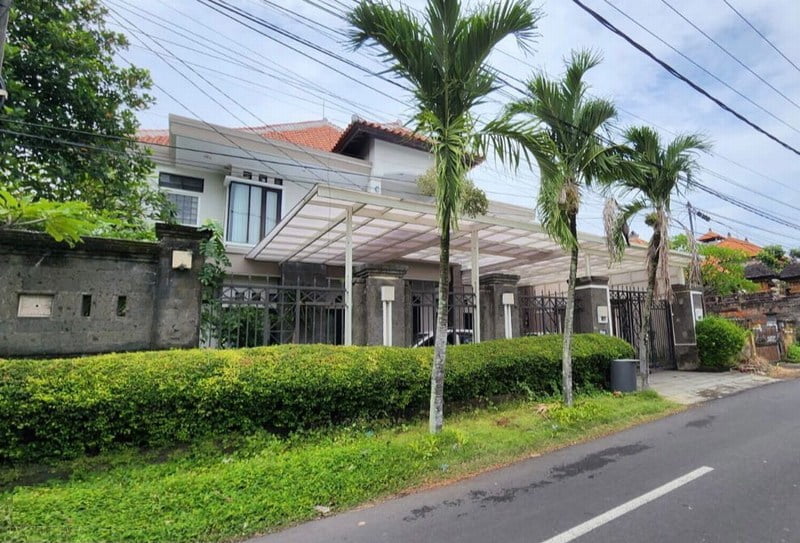 Rumah Moh Yamin Renon tampak depan