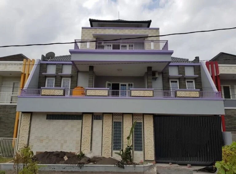 tampak depan umah Pulau Misol Denpasar