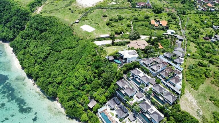 tanah pinggir tebing nusa dua