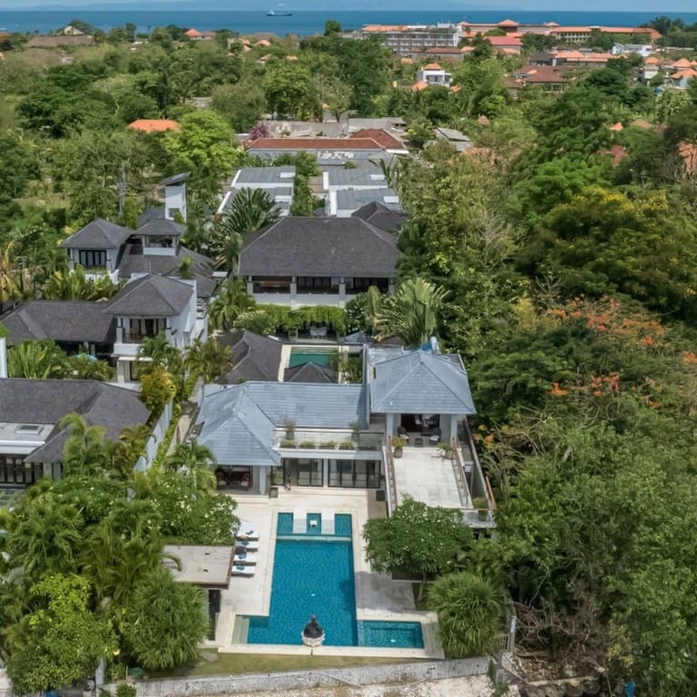 Dijual Villa Pinggir Pantai Nusa Dua