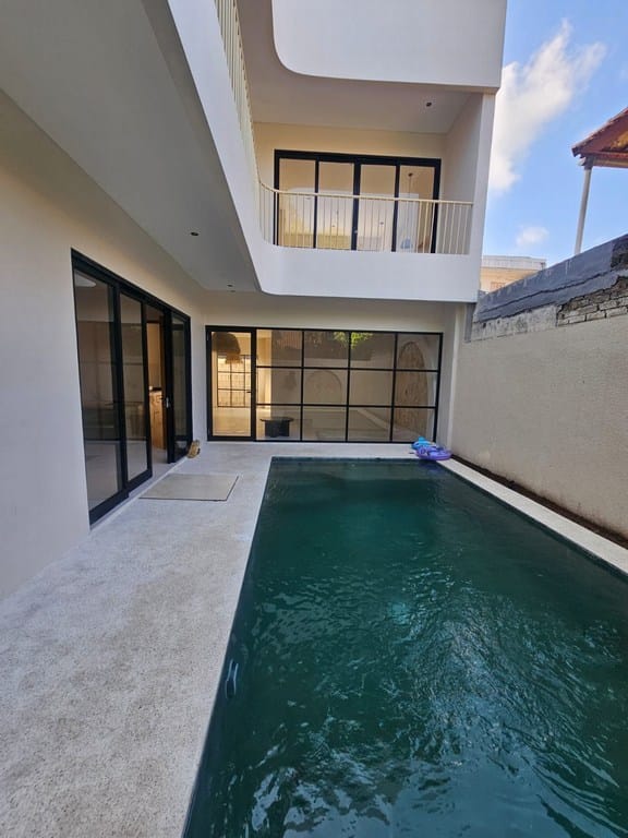Dijual Villa di Banjar Semer Kerobokan