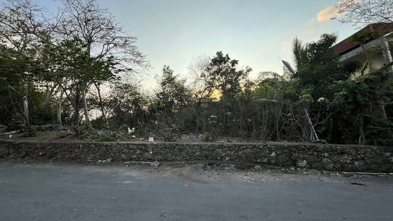jual tanah strategis di Jalan Pinus Benoa