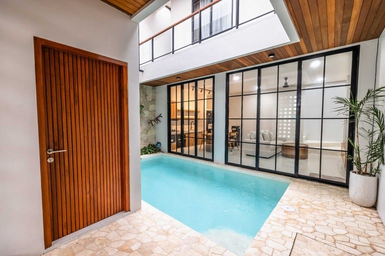 dijual villa dekat pantai pererenan