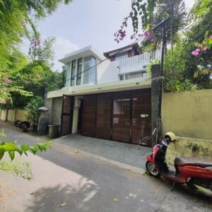 villa dijual dekat pantai mertasari