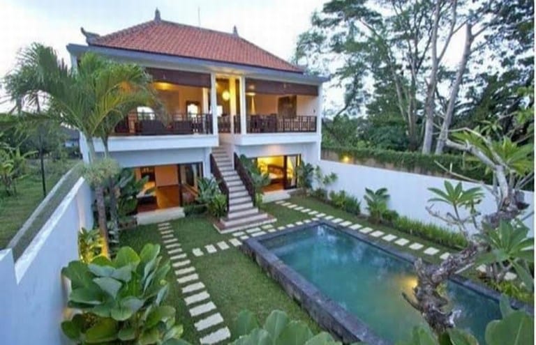Villa with large swimming pool for sale in Canggu