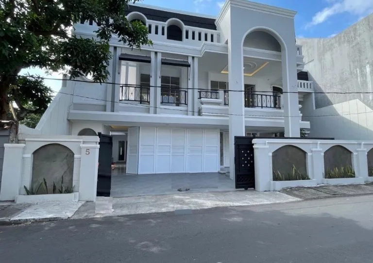 Dijual Rumah Mewah di Gatsu Tengah Denpasar American Classic Style