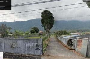 Tanah dijual di Bedugul pinggir jalan raya utama dekat Bali Handara Golf, cocok untuk pembangunan hotel atau villa komersial dengan pemandangan bukit.