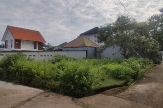 Akses jalan lebar 6 meter di depan lokasi tanah kavling Jimbaran siap bangun