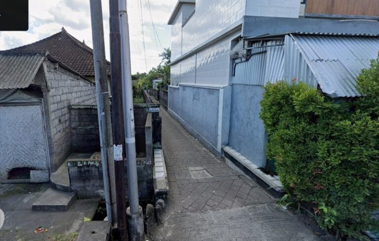 jalan masuk menuju tanah dijual di munggu
