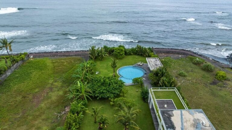 jual villa brach front ketewel