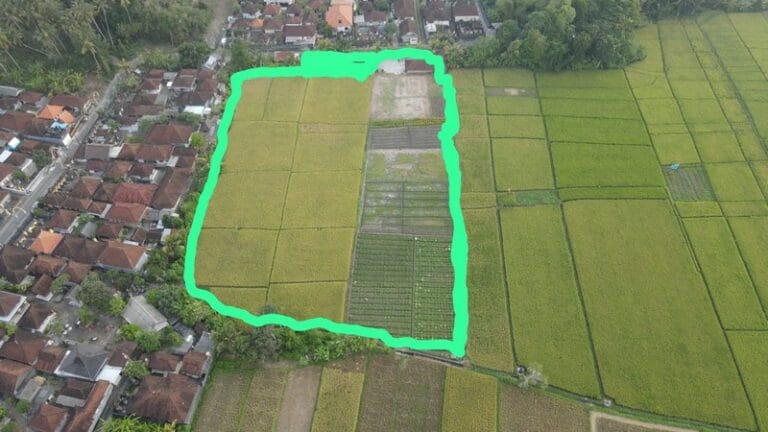 Lahan zona wisata di Kelating Bali seluas 3450m2 cocok untuk pembangunan kompleks villa komersial atau investasi properti jangka panjang.