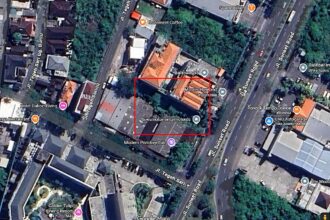 Lahan komersial disewakan seluas 7 are di Jalan Sunset Road Bali tepat di samping Hotel Golden Tulip Jineng Resort dan dekat Patung Dewa Ruci dengan akses jalan raya utama yang strategis untuk usaha.