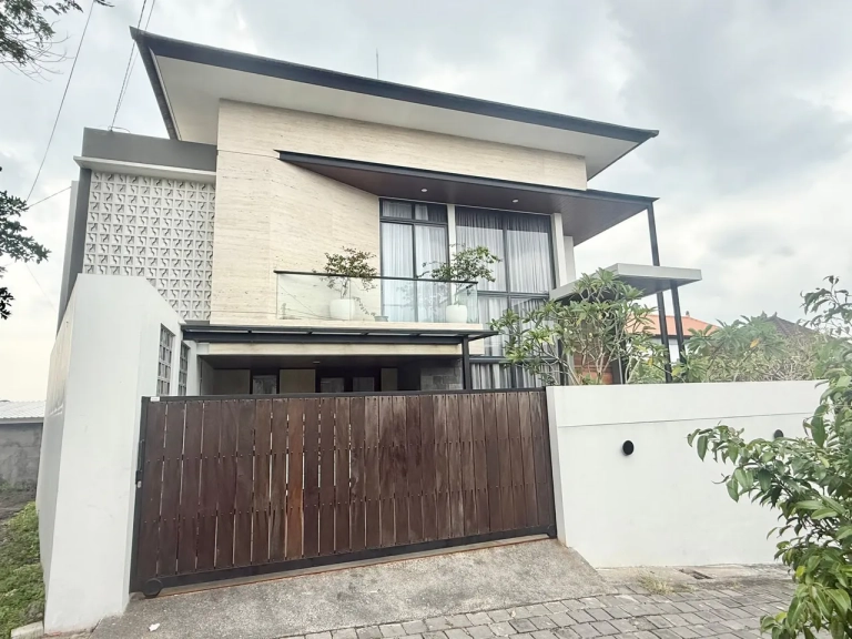 Dijual Rumah Tunjung Tutur Peguyangan Denpasar Utara